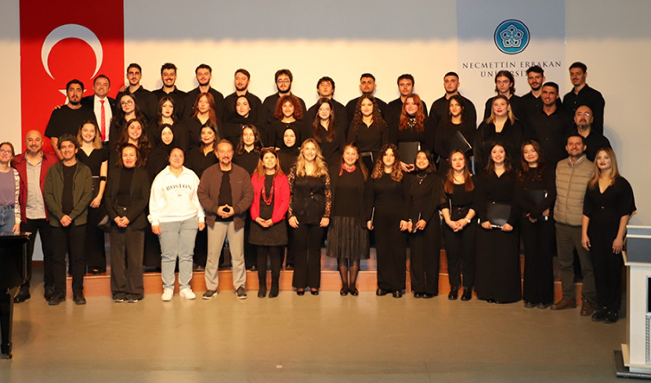 NEÜ’de Cumhuriyet coşkusu! Öğrencilerden unutulmaz konser