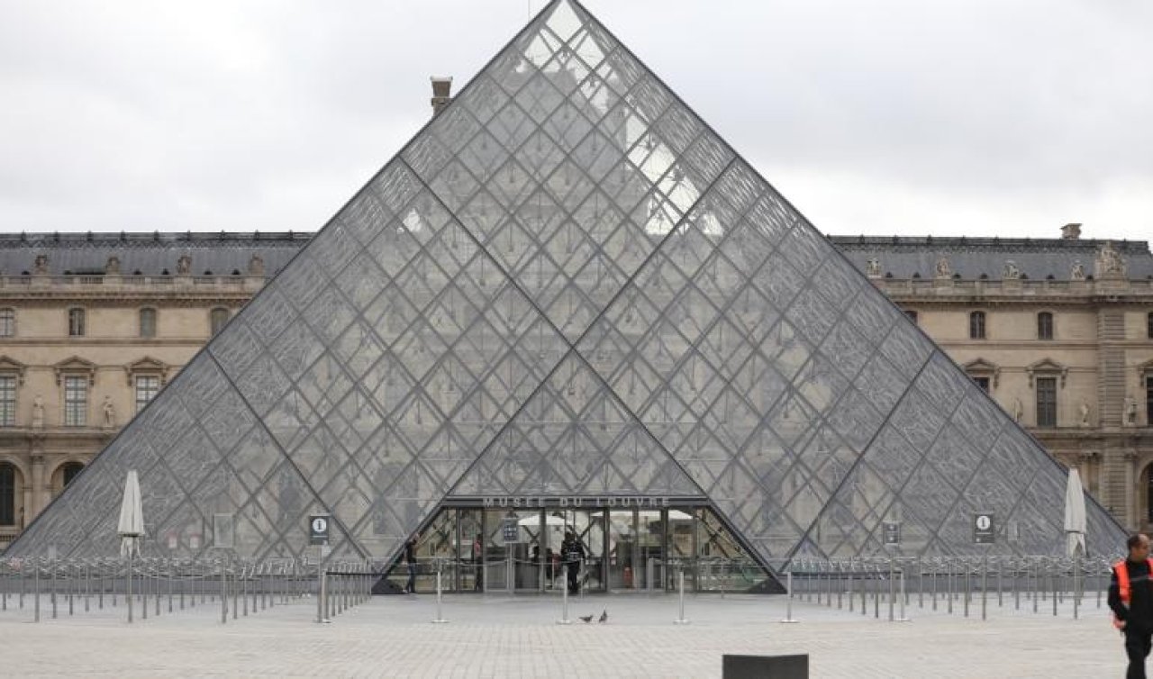 Louvre Müzesi’nde çalınan eserler henüz bulunamadı