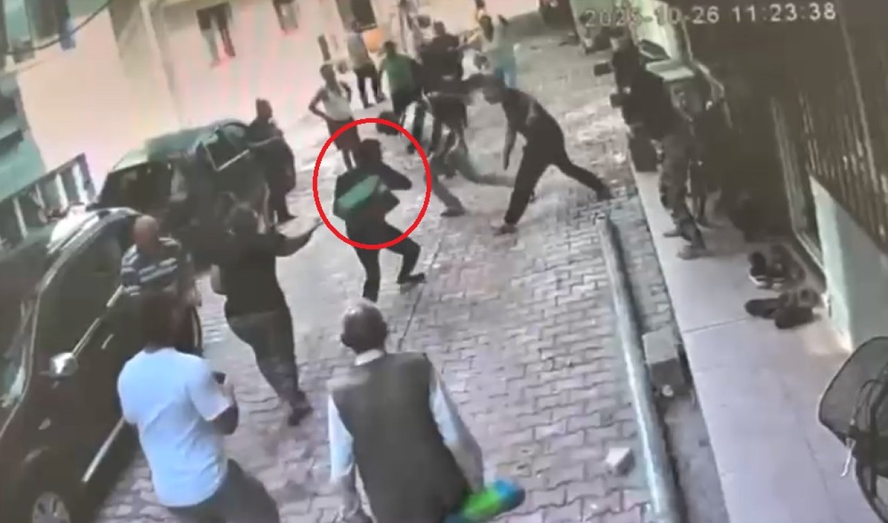 Park kavgasında birbirlerine kaldırım taşıyla vurdular