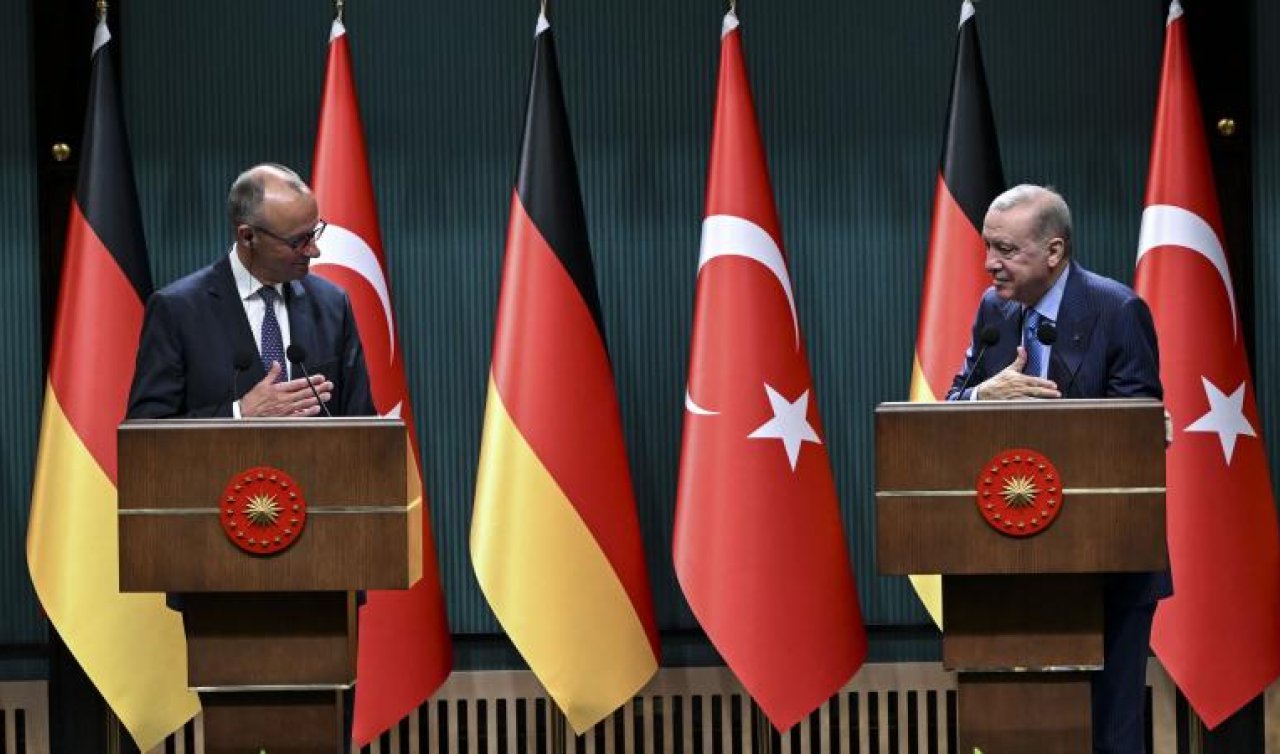 Burhanettin Duran: Türkiye-Almanya ilişkilerinde yeni bir sürecin kapıları aralandı