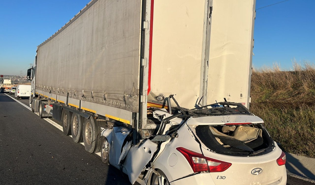 Otomobil TIR’ın altına girdi: 1 ölü