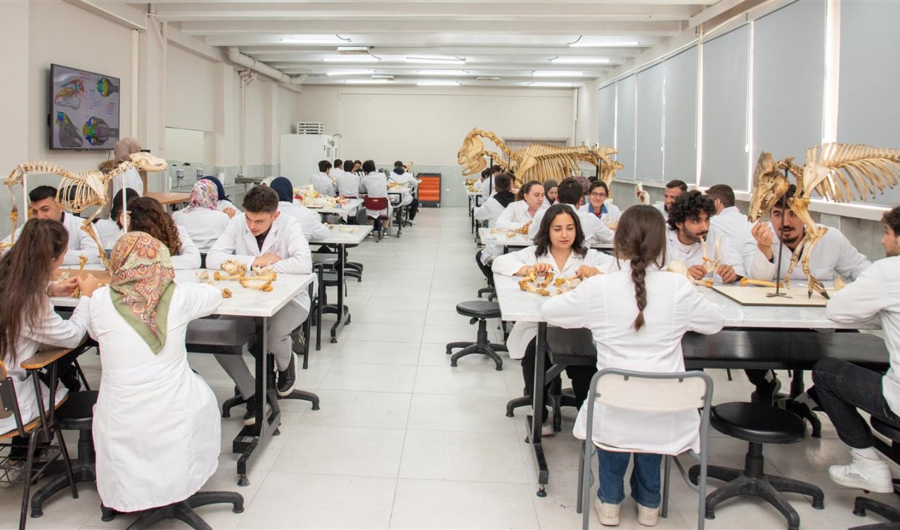 Selçuk Üniversitesi Veteriner Fakültesi dünya standartlarına yükseldi! Derslikler ve laboratuvar yenilendi