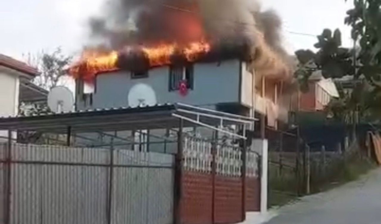 2 katlı müstakil evin çatı katında yangın çıktı!