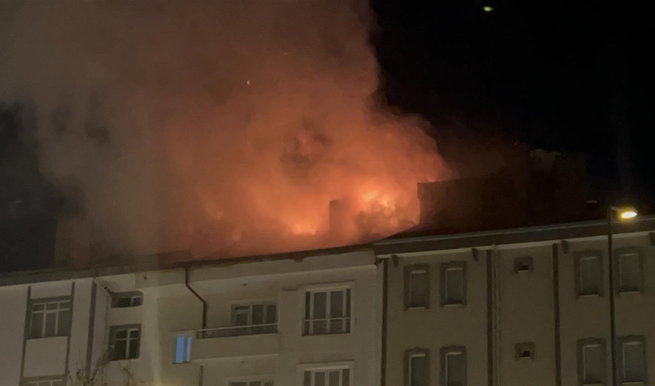 4 katlı binanın çatısında yangın çıktı!