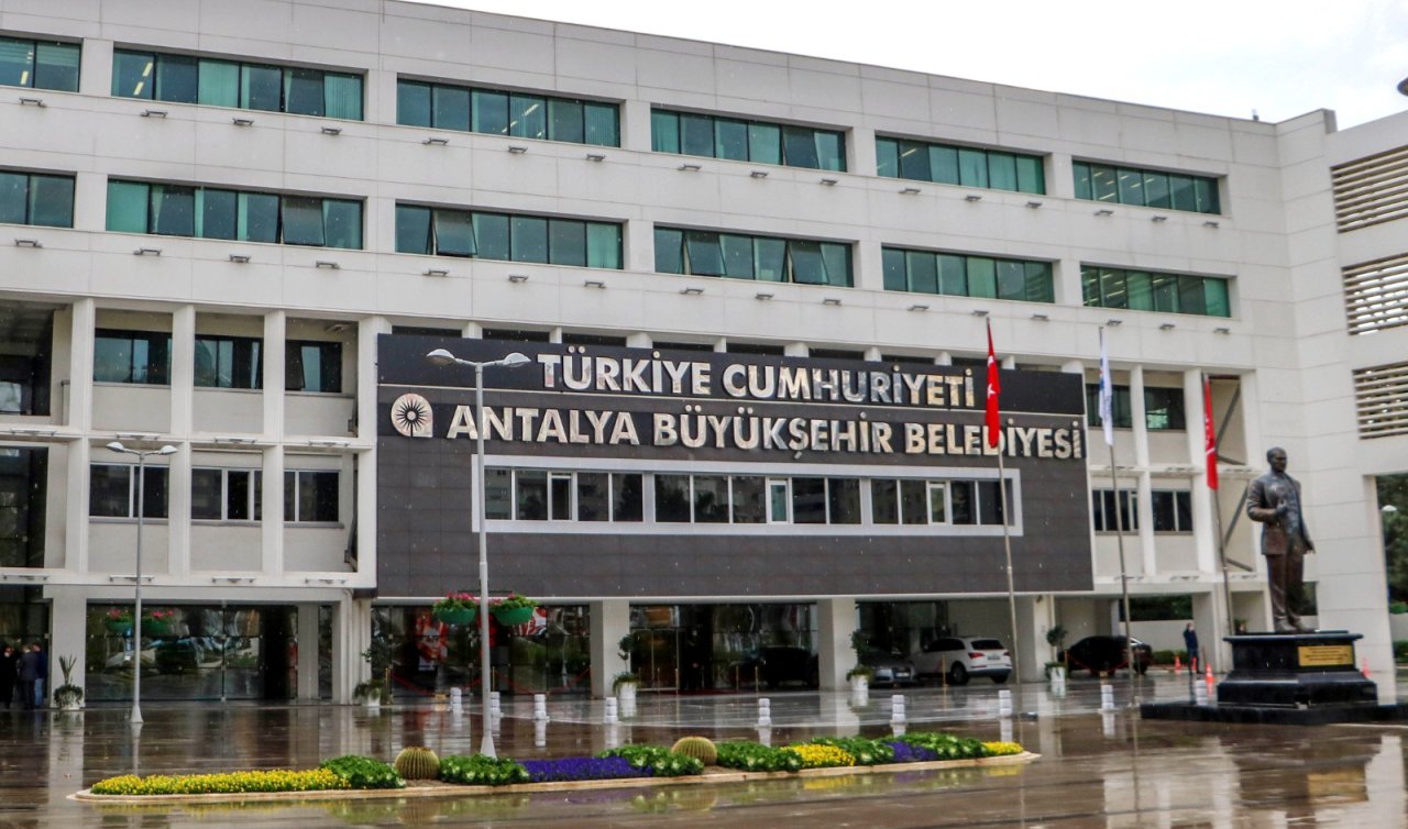 Antalya Büyükşehir Belediyesi’ne 8’inci dalga operasyonu: 2 kişi tutuklandı