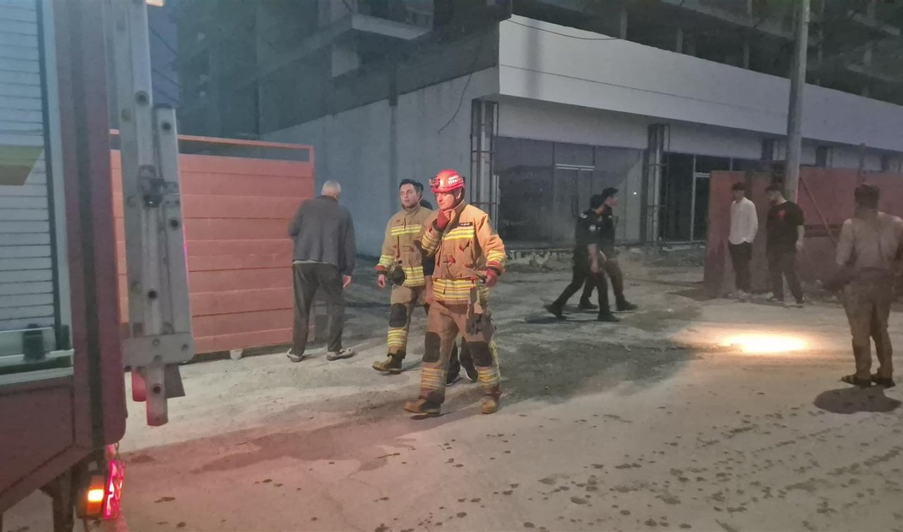 İnşaatta üzerine çelik kapı düşen yabancı uyruklu işçi öldü