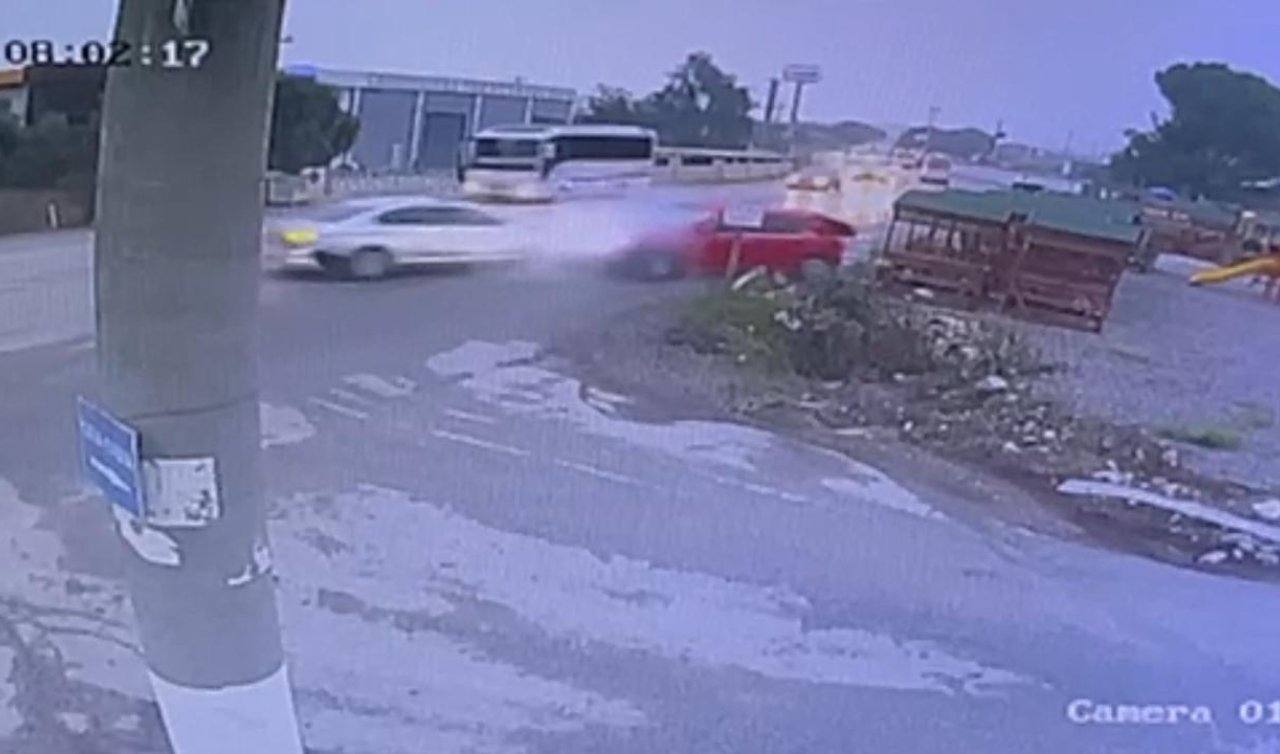 İki otomobil çarpıştı: 2 ölü, 4 yaralı