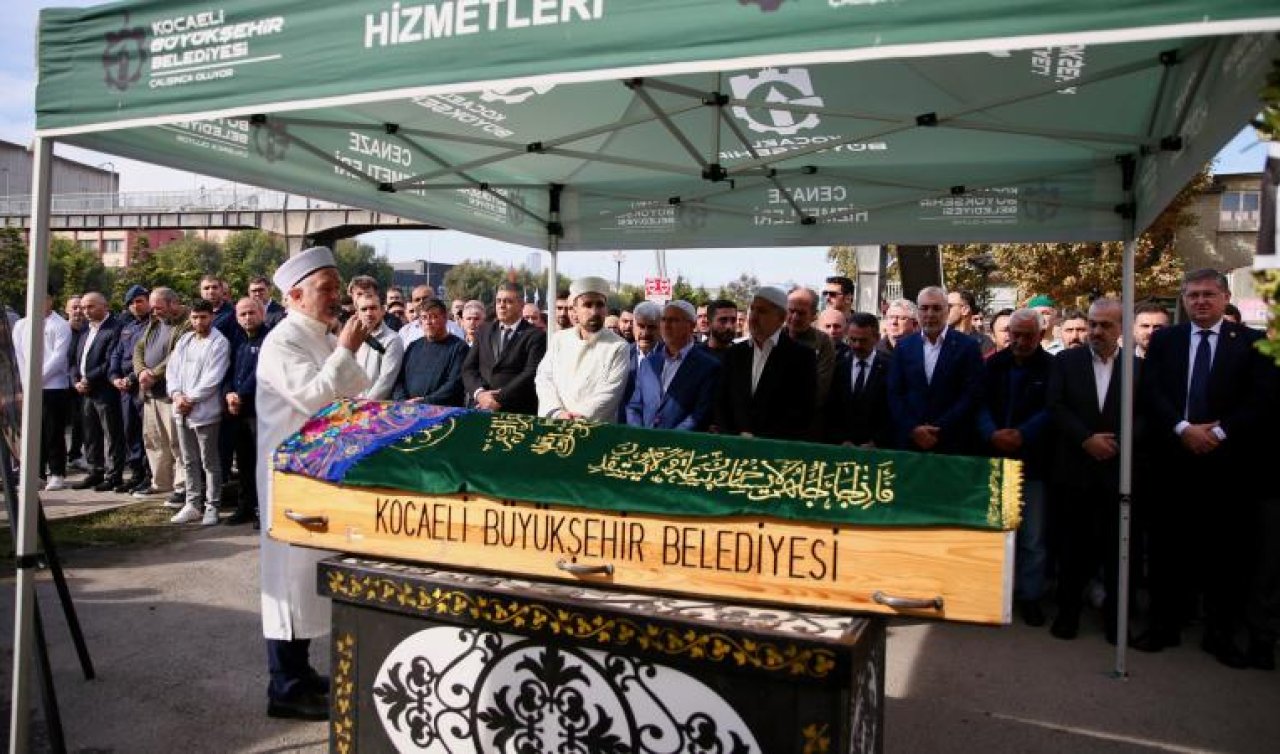 Fabrikadaki yangında hayatını kaybedenler son yolculuğuna uğurlandı