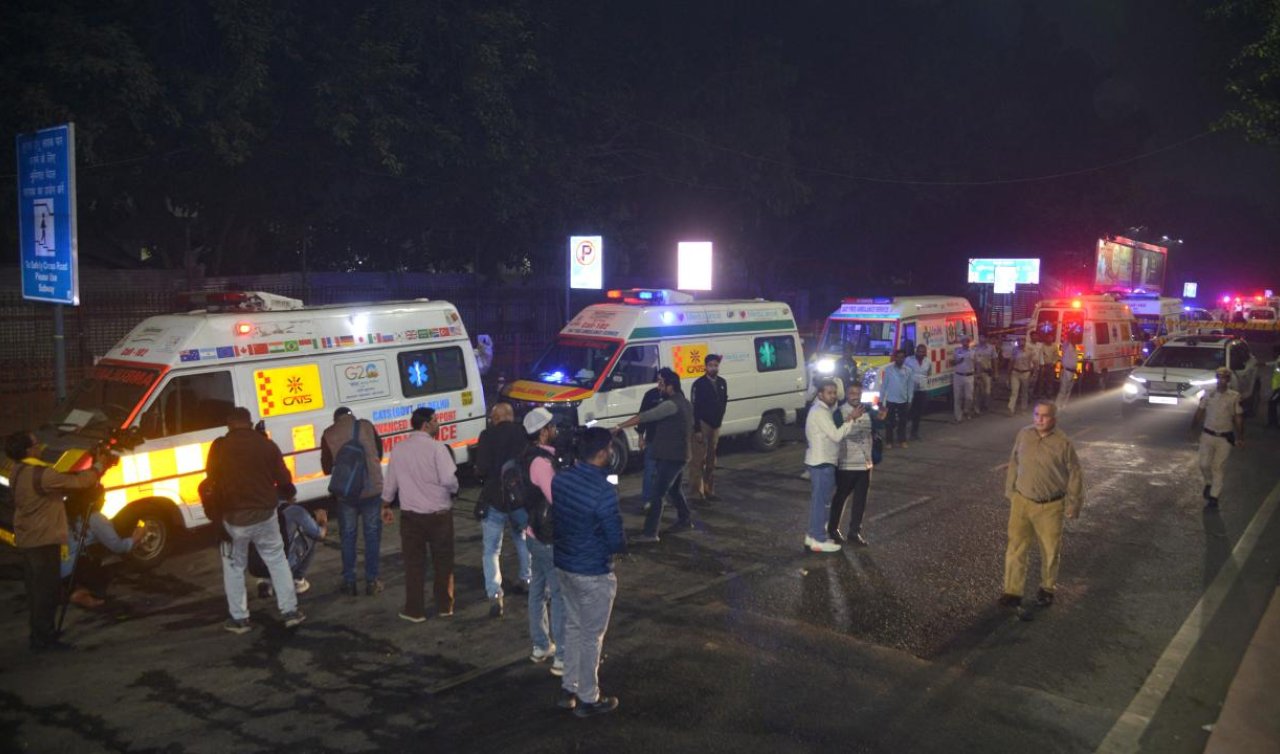 Hindistan’da bir araçta meydana gelen patlamada 8 kişi hayatını kaybetti