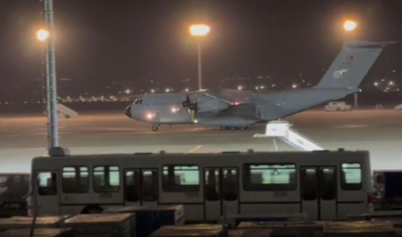 Şehitlerimizin naaşını taşıyan uçak Tiflis’ten havalandı