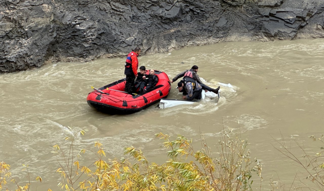 Pikap Zap Suyu’na düştü: 2’si ağır 4 yaralı