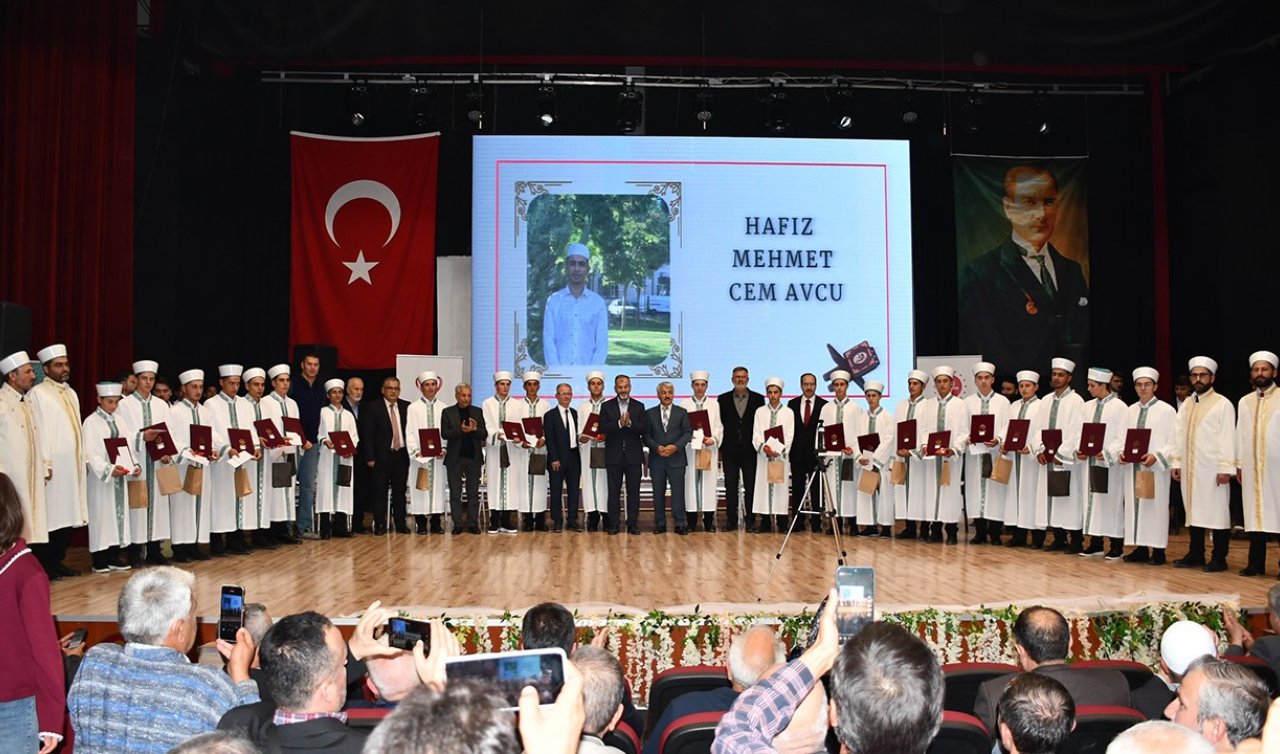 Akşehir’de 22 hafız için icazet merasimi