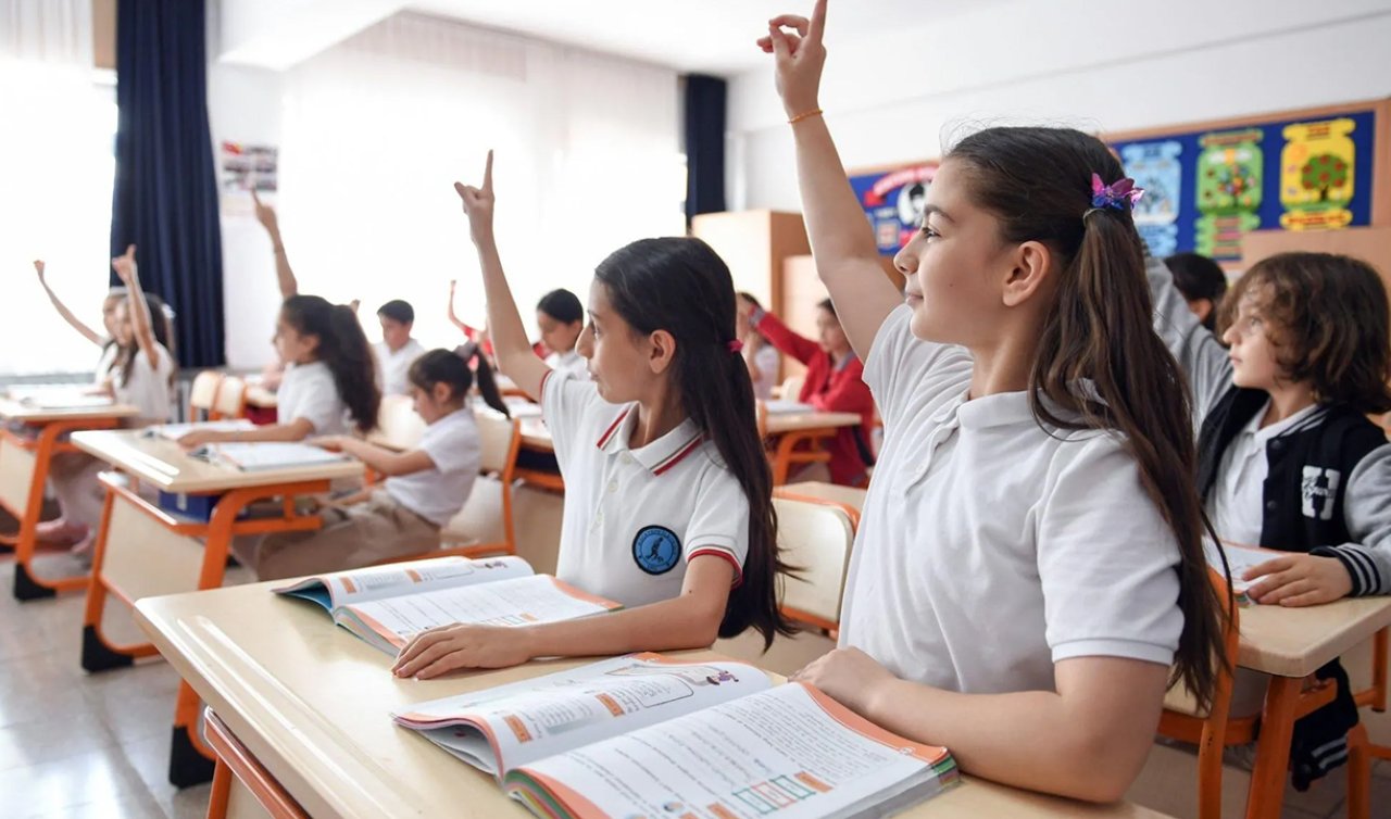 24 Kasım’da Okullar Tatil Mi? Öğretmenler Günü Resmi Tatil Sayılıyor Mu? Pazartesi günü ders işlenecek mi?