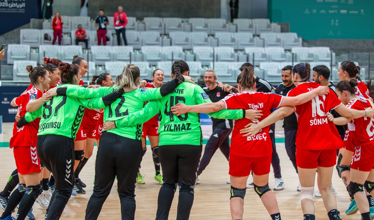 Konya A Milli Kadın Hentbol Takımı üst üste ikinci kez şampiyon!
