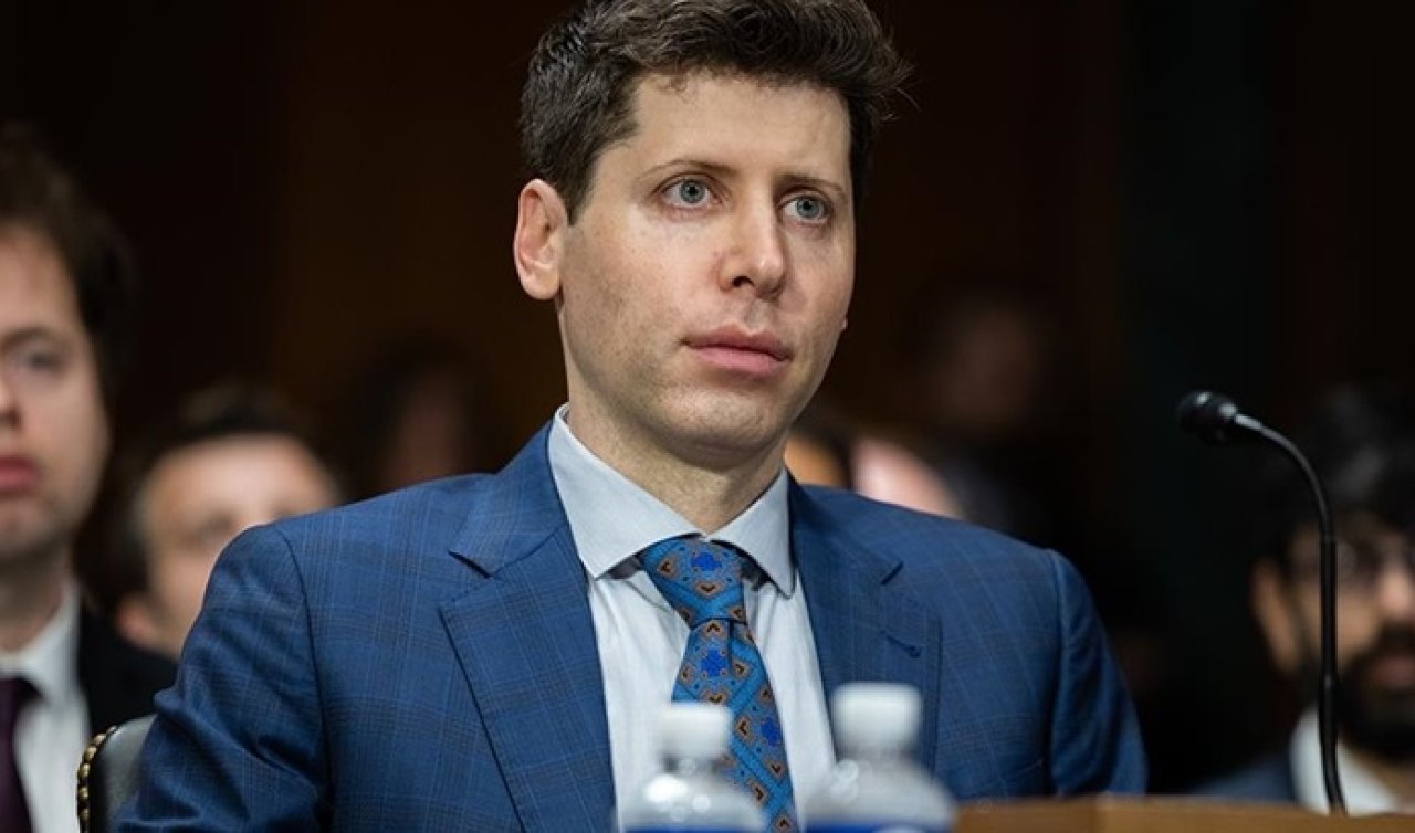 Sam Altman duyrudu! iPhone katili cihazı hazır