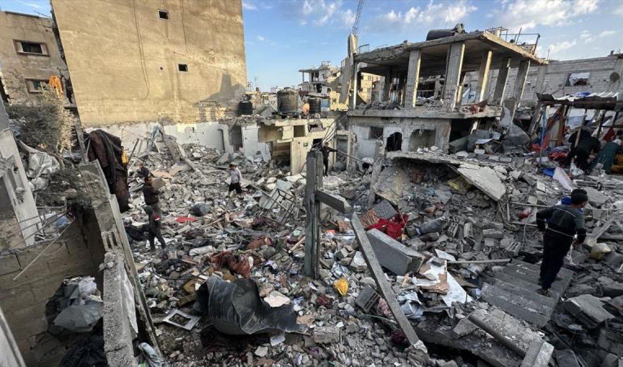 Soykırımcı İsrail’in Gazze’ye saldırılarında can kaybı son 24 saatte 10 artarak 69 bin 785’e yükseldi