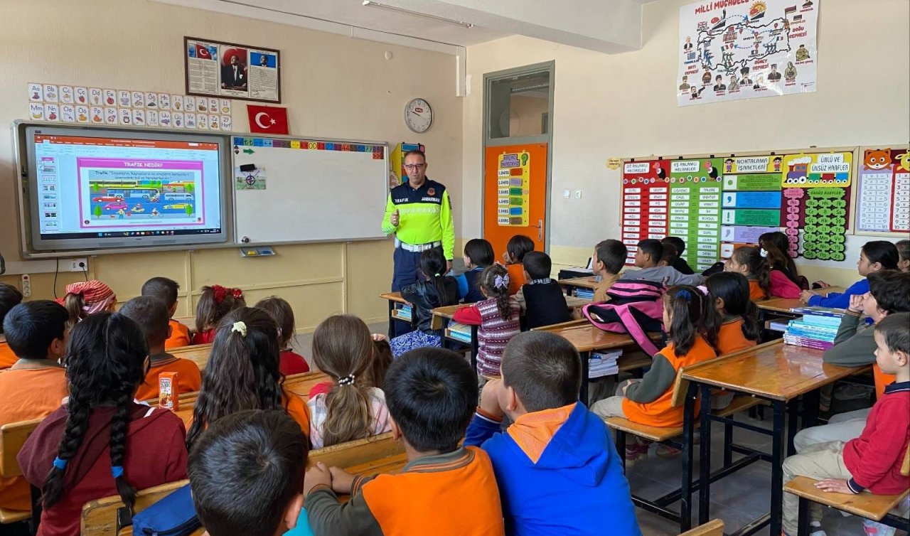 Konya’da öğrenci ve sürücülere yönelik trafik eğitimi! 8 bin 14 kişiye eğitim verildi