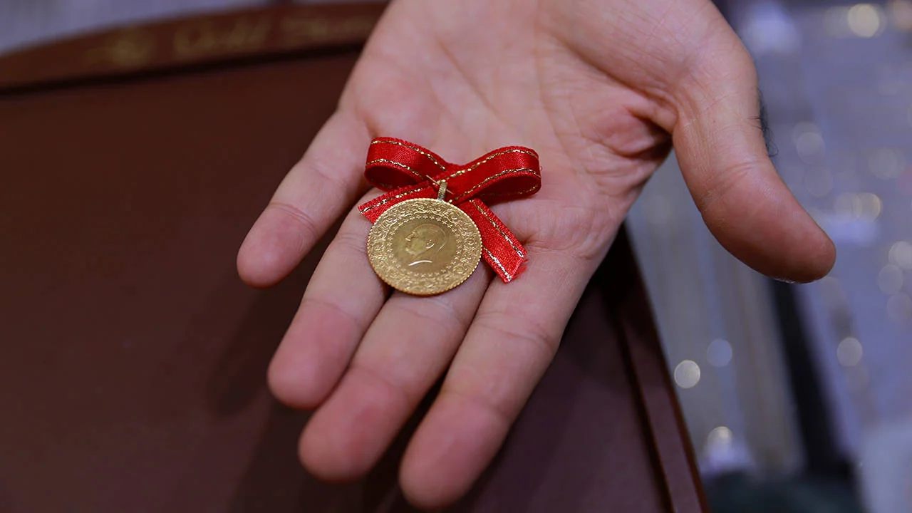 Çeyrek Altın Kaç Gram? Çeyrek Altın Kaç Gram Ağırlığındadır? Kim Milyoner Olmak İster 4 Aralık 2025 Sorusu