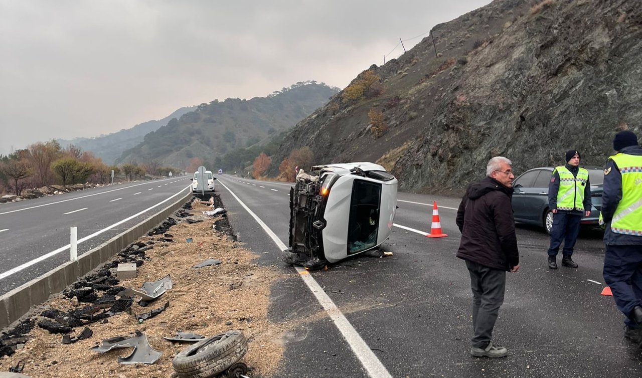 Lastiği patlayan otomobil takla attı: 4 yaralı