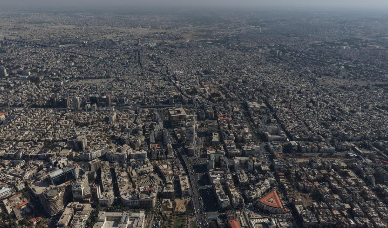 Suriye’nin başkenti Şam’da patlama sesleri duyuldu