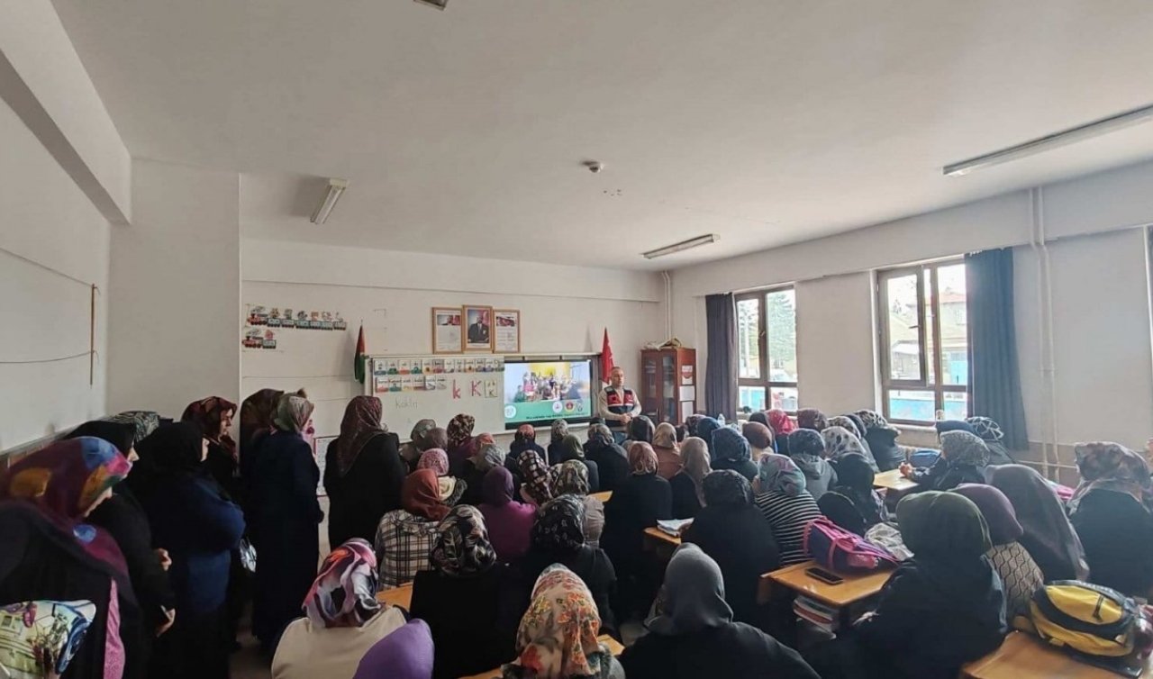  Konya’da jandarmadan annelere yönelik narkotik farkındalık semineri