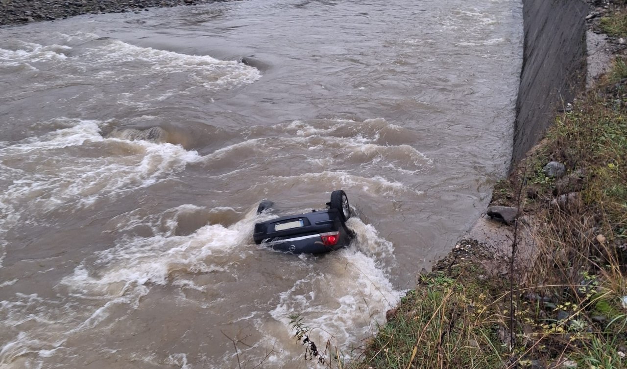 Araç dereye uçtu: 2 ölü