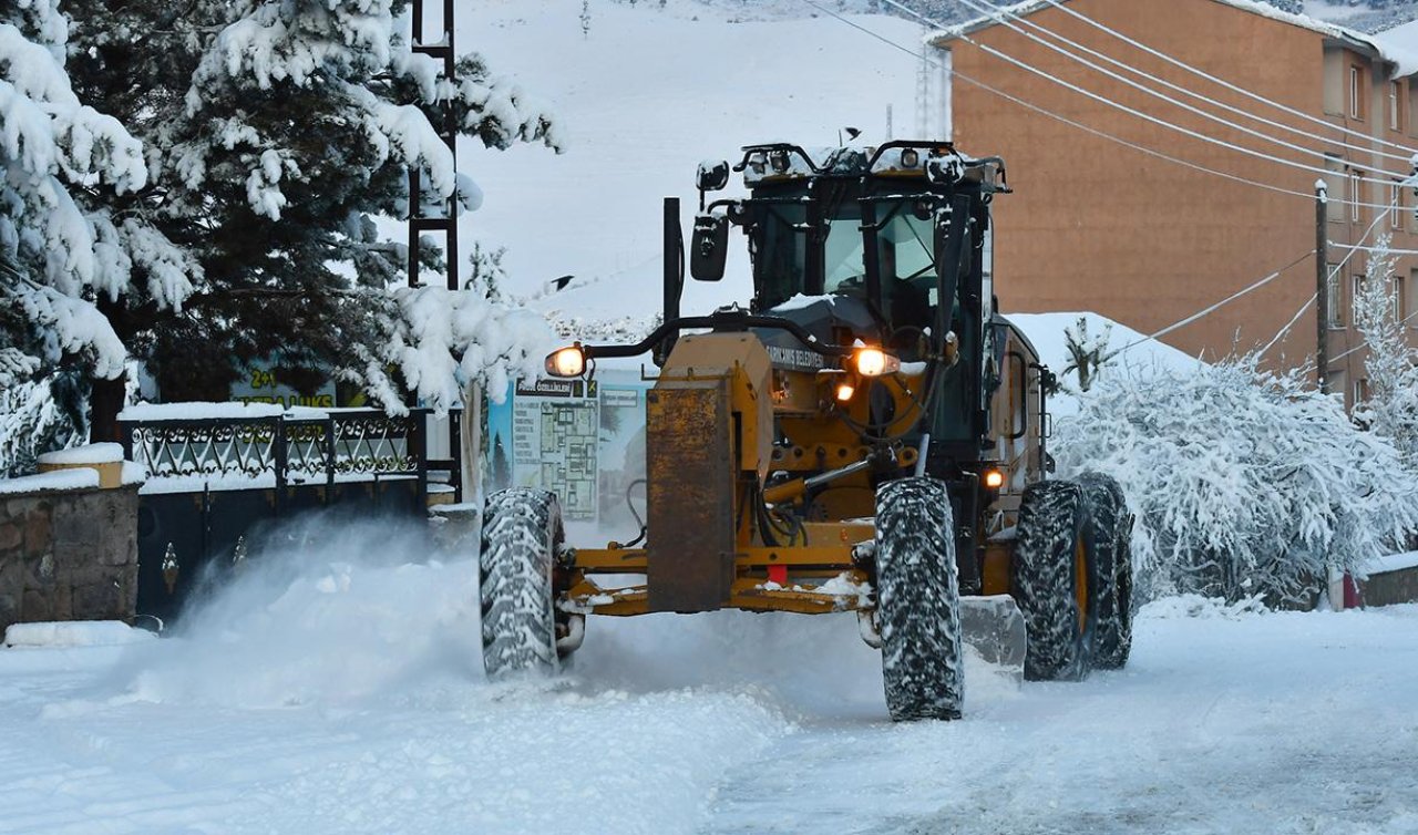  Yoğun kar nedeniyle 22 yol ulaşıma kapandı