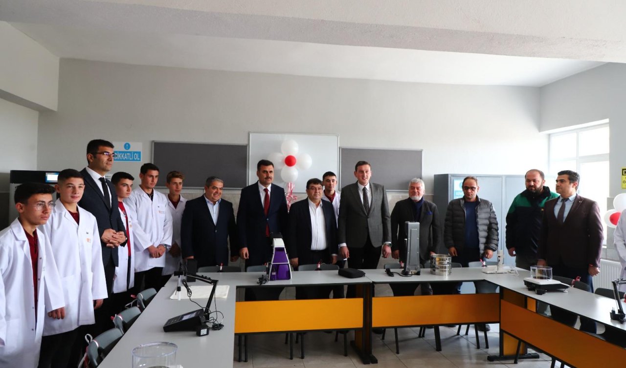 Sunar Un ve Yem’den geleceğin çiftçilerine destek: Tarım laboratuvarı hizmete açıldı