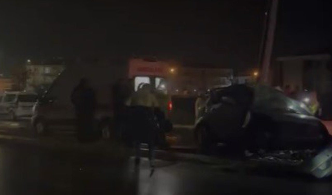 23 yaşındaki genç aydınlatma direğine çarparak yaşamını yitirdi