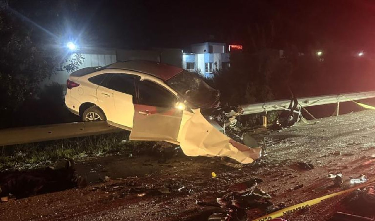 Otomobil ile hafif ticari araç çarpıştı: 3 ölü 2 yaralı