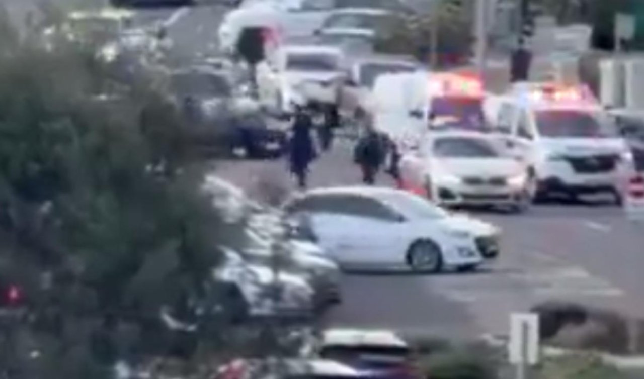 Plajda silahlı saldırı: Yaralılar var