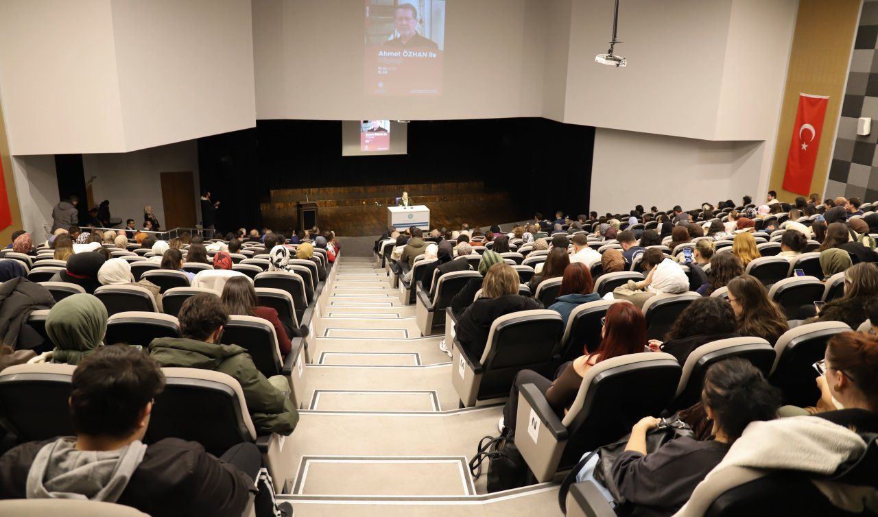 Devlet Sanatçısı Ahmet Özhan NEÜ’de öğrencilerle buluştu