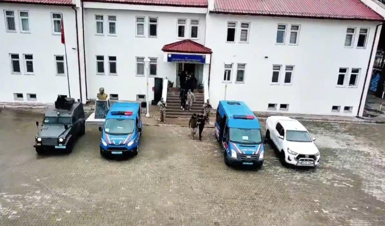 Yasa dışı yollarla yurda girdiği belirlenen 10 düzensiz göçmen yakalandı!