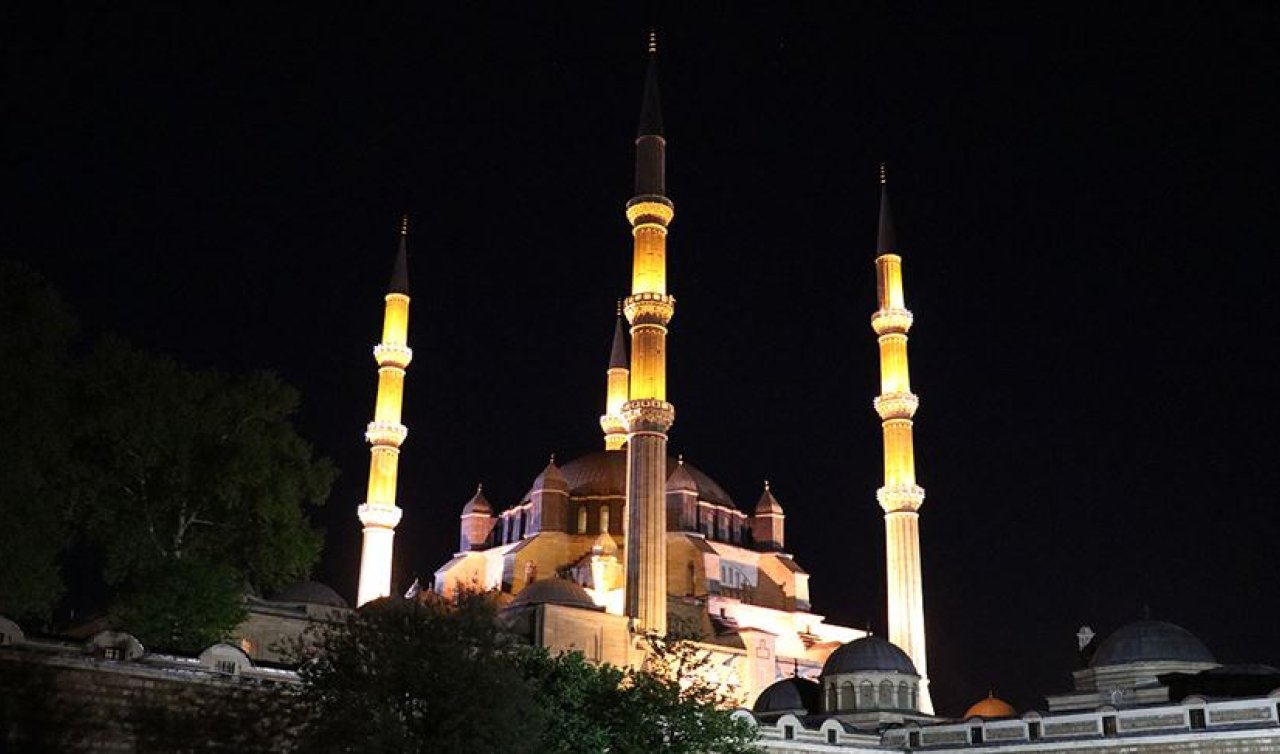 Üç aylar ne zaman başlıyor ve bitiyor? Regaip Kandili hangi güne denk geliyor, ayın kaçında? Regaip Kandili ne zaman?