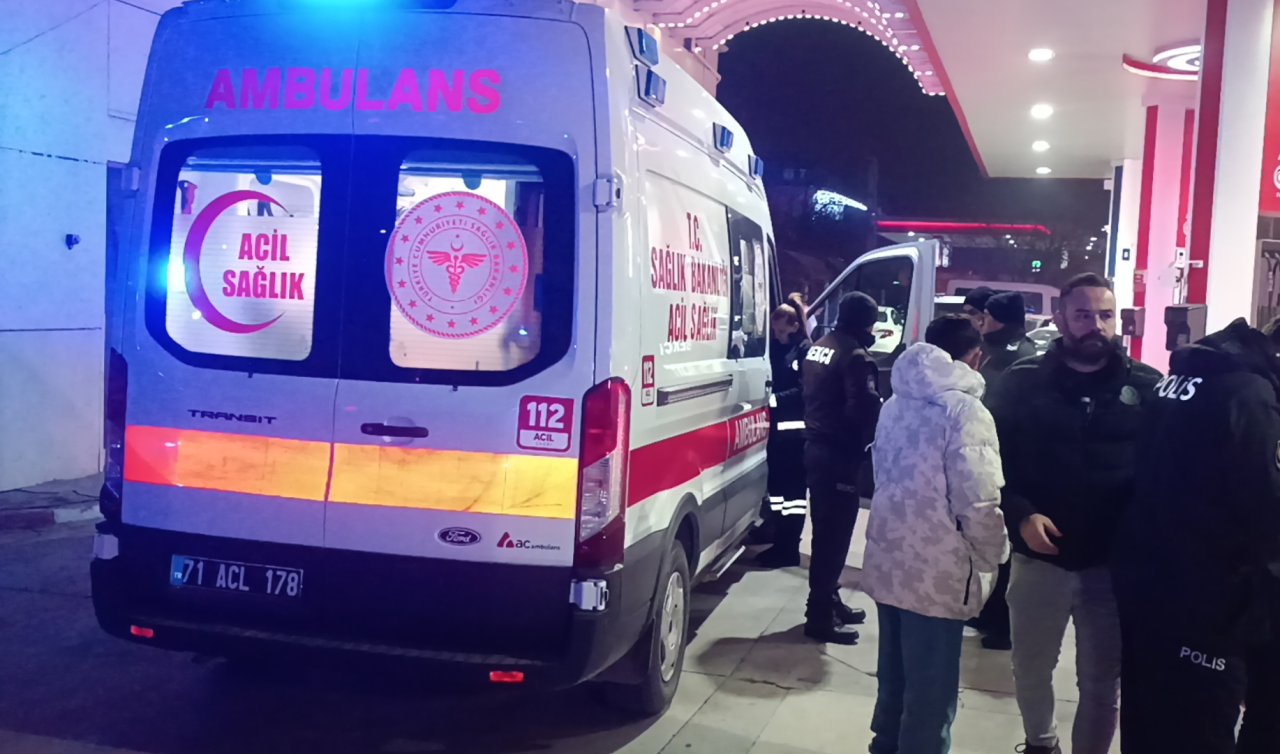 İki grup arasında silahlı ve bıçaklı kavga: 3 yaralı