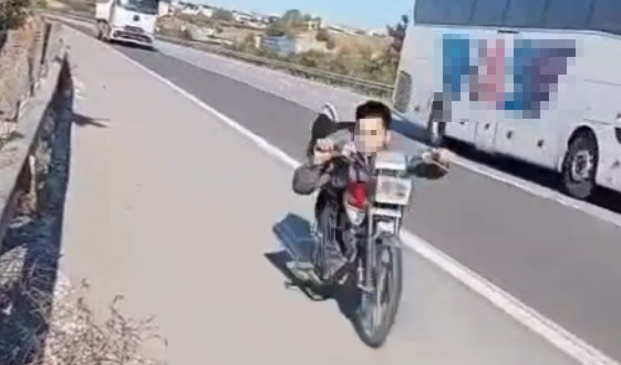 Otoyolda motosikletini yüzüstü yatarak kullanan sürücüye 63 bin TL ceza