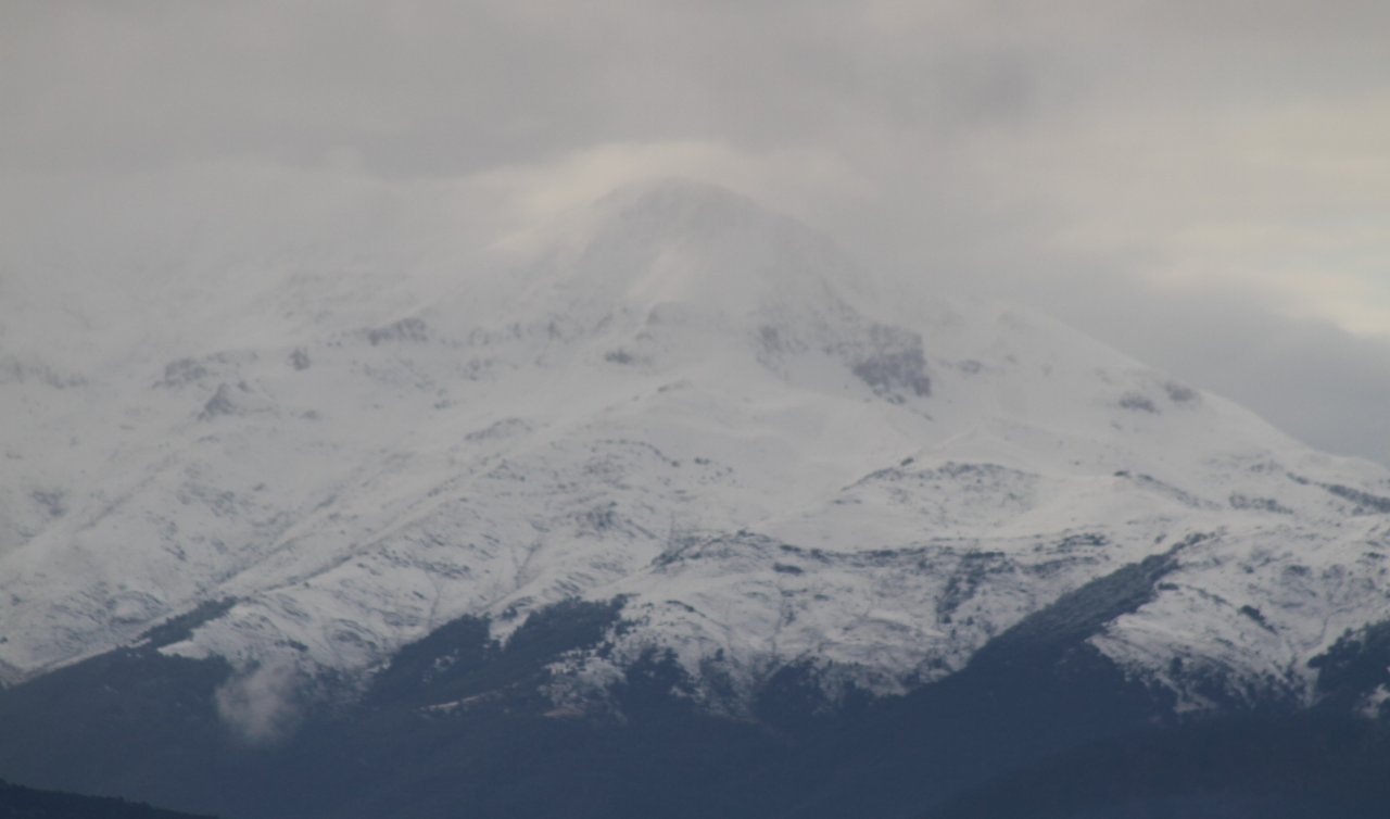 Yağışlar Anamas’ın zirvesini beyazlattı