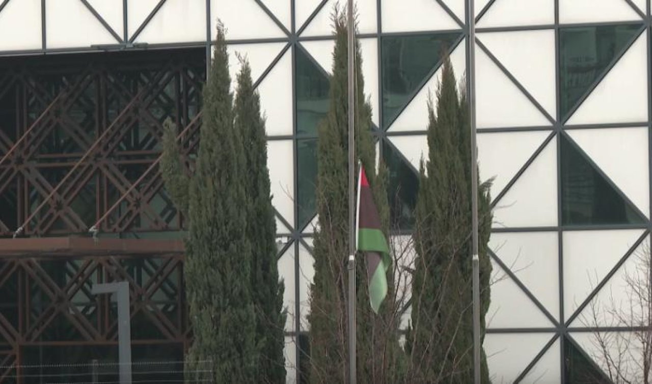 Libya’nın Ankara Büyükelçiliğinde bayraklar yarıya indirildi