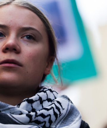 İngiltere’de gözaltına alınan aktivist Thunberg serbest bırakıldı