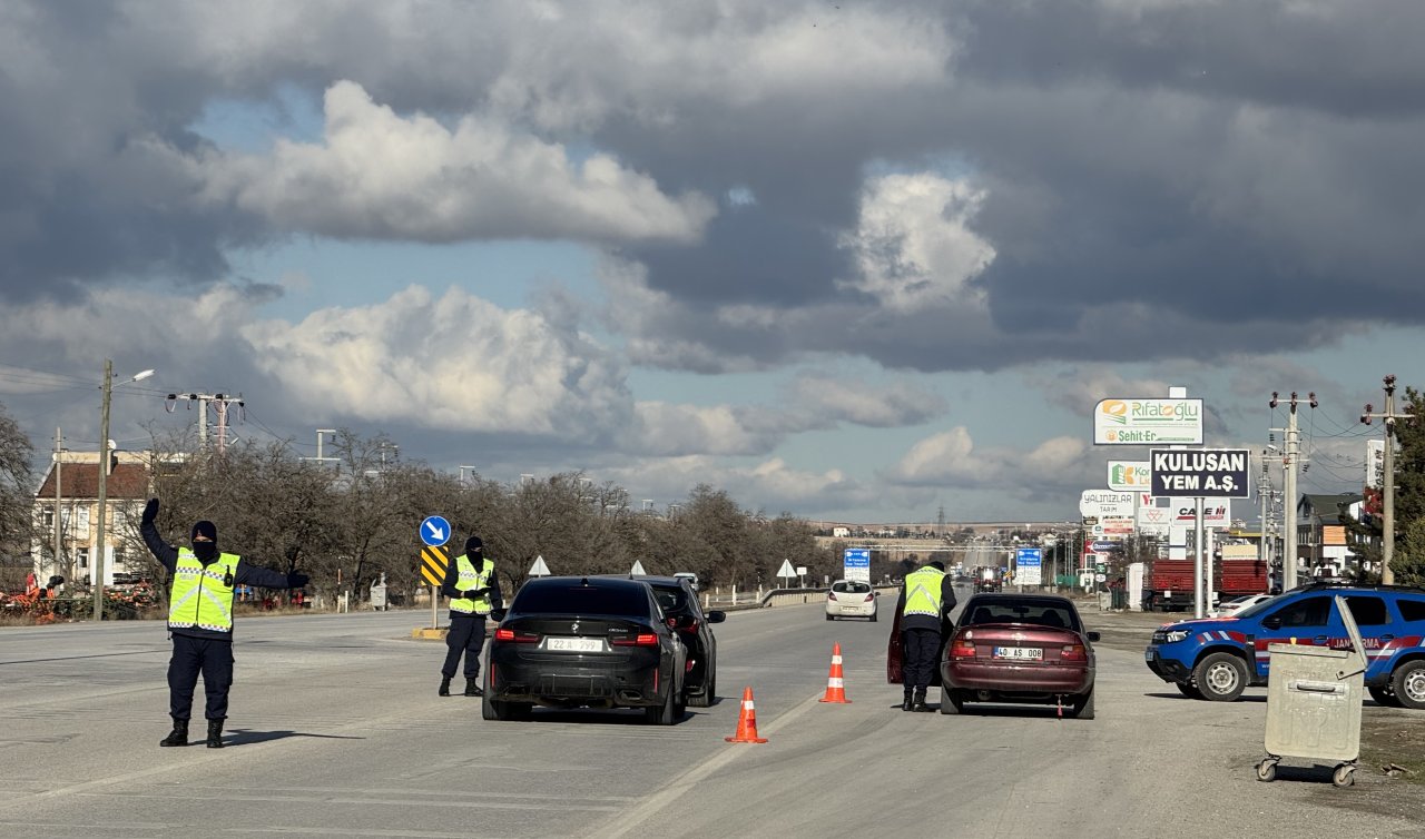 Konya’da jandarma yılbaşı öncesi trafik denetimlerini artırdı