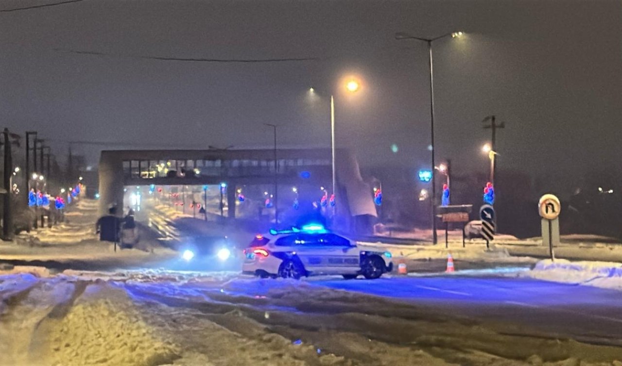 Bolu dağı geçişi kapatıldı mı? Tır ve kamyonların geçişine kar engeli!