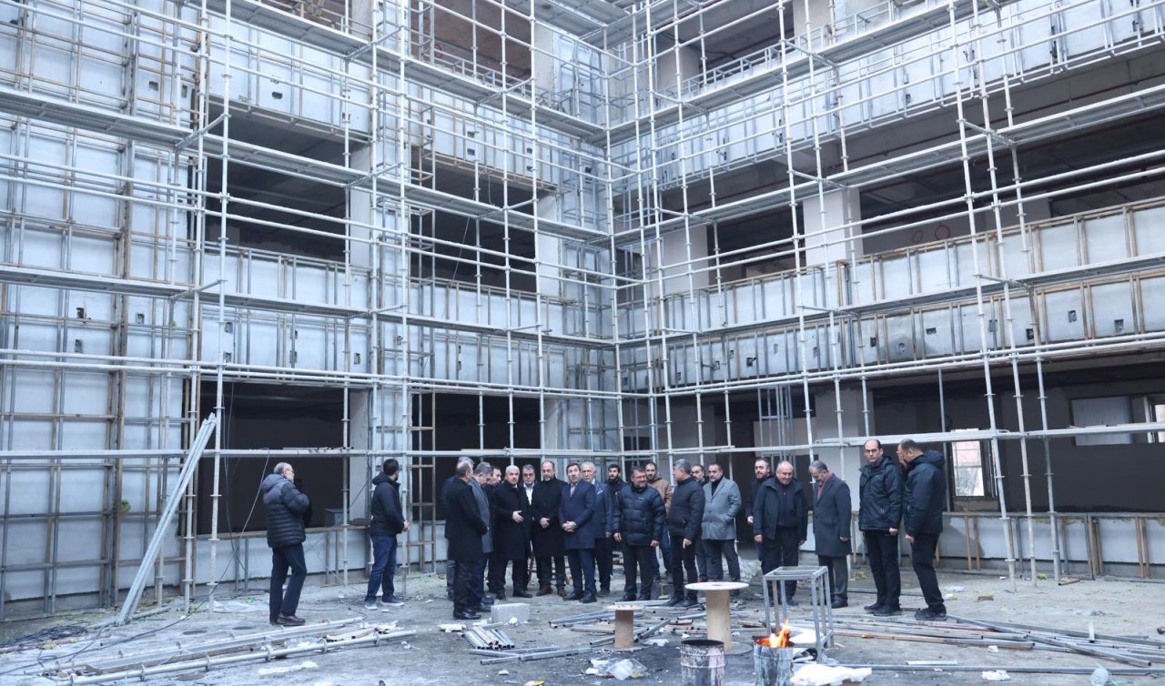 Konya Valisi Akın yapımı süren 64 derslikli okul inşaatında incelemelerde bulundu 