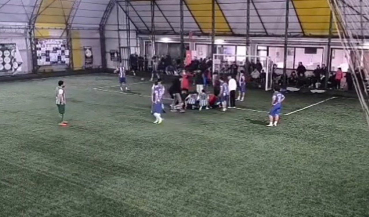 Sahada yürekler ağza geldi: Futbolcunun dili boğazına kaçtı hakem saniyelerle kurtardı
