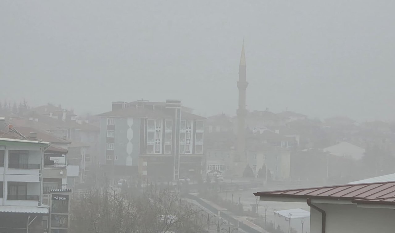 Konya’nın bir ilçesinde görüş mesafesi düştü