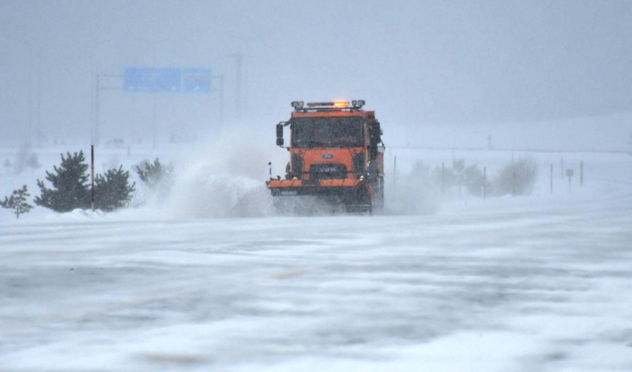 Bakan Uraloğlu: 13 bin 607 personelle 7 gün 24 saat kar ve buzla mücadele sürüyor