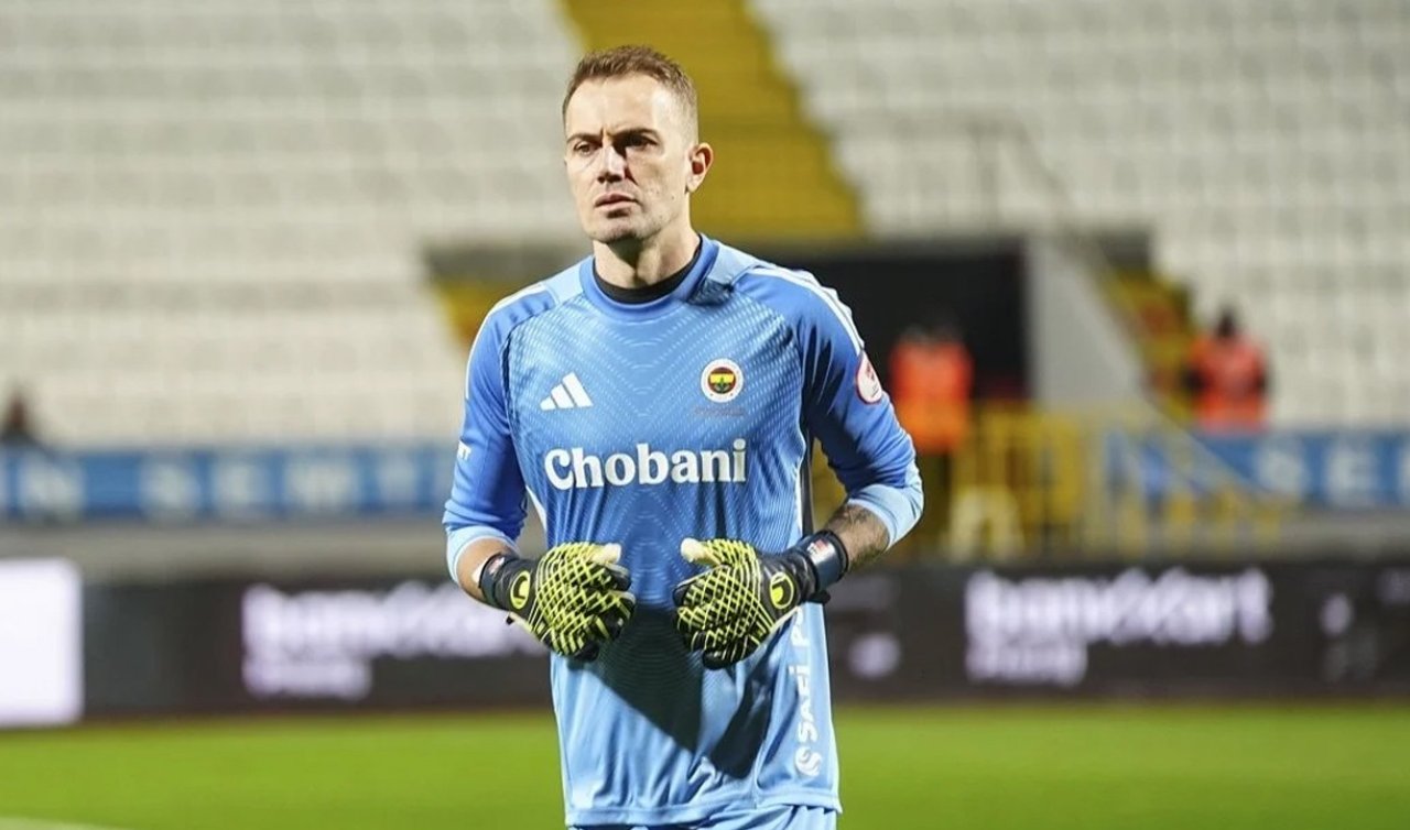 Mert Günok Fenerbahçe’de eldiveni aldı