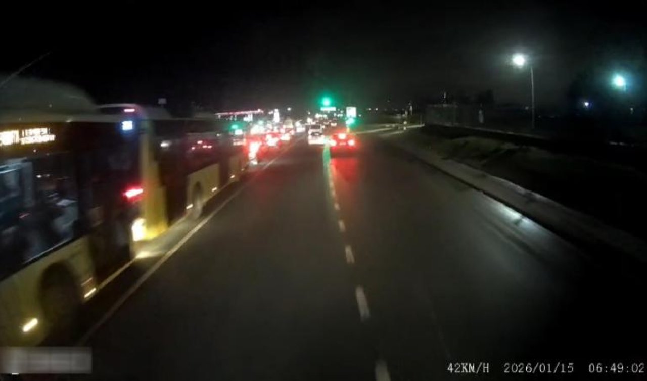 3 İETT otobüsü çarpıştı: Yaralılar var