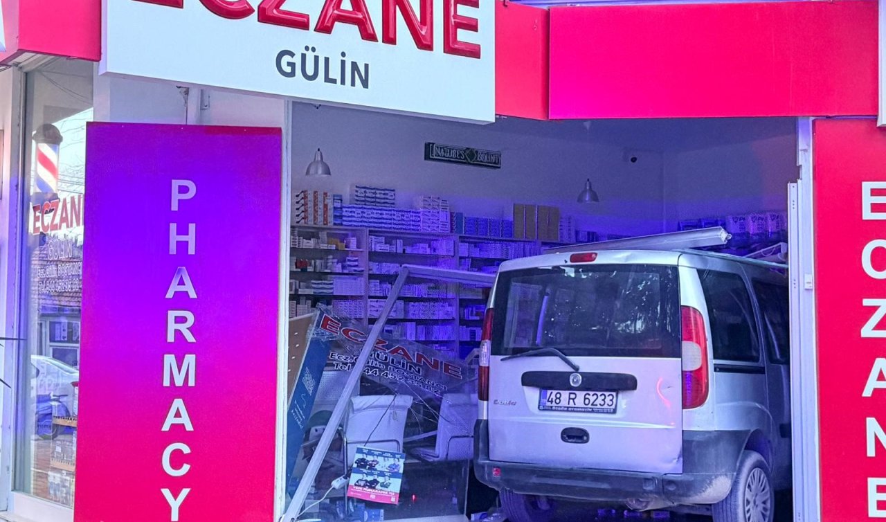 Fren yerine gaza basınca eczaneye girdi