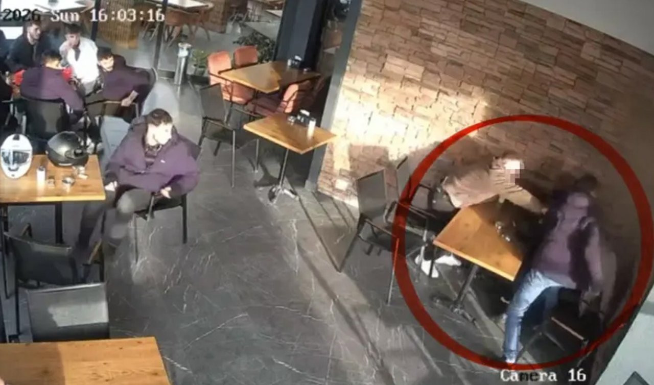 16 yaşındaki çocuk kafede iki kişiyi bıçakladı!
