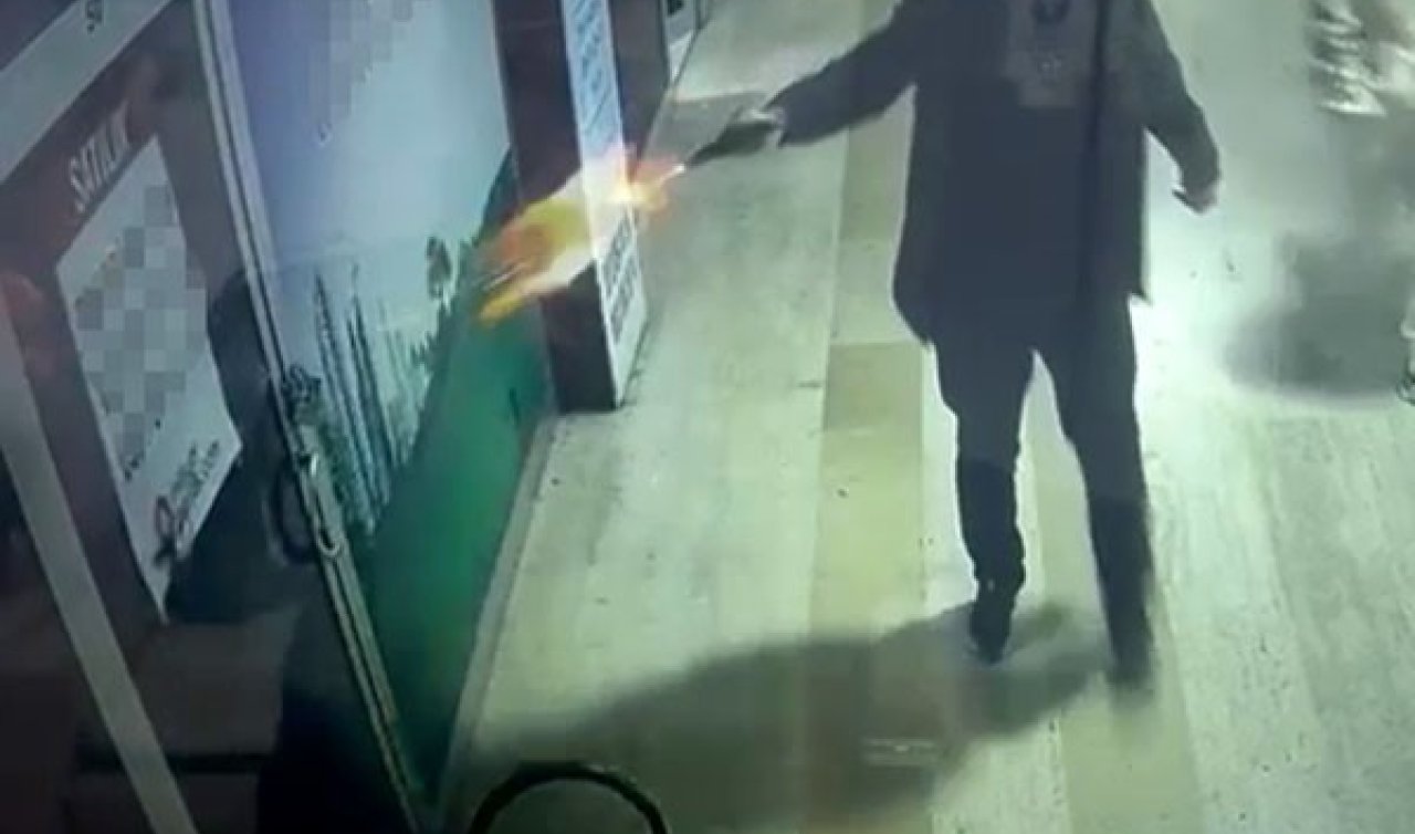 İşyerini mermi yağmuruna tuttu: Elini kolunu sallayarak uzaklaştı